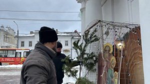 Украшение храма и установка Рождественского вертепа