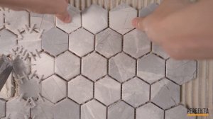 Укладка мозаики на кухонном фартуке
