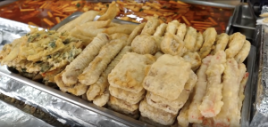 Восхитительный ресторан Tteokbokki, который часто посещают звезды K-pop. / Корейская еда