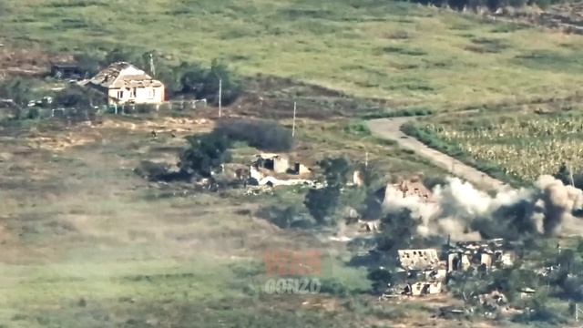 ⚡️Видео⚡️Снаряд догнал отступающих украинцев⚡️