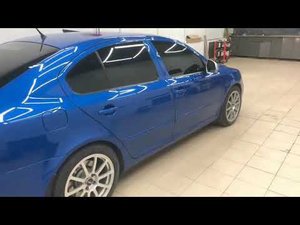 Шкода Октавиа с автоматической тонировкой 2 стекла