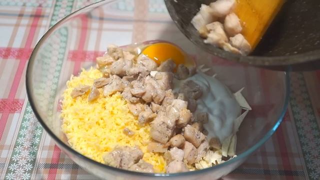 Шаурму я больше не покупаю: просто нарезаю лаваш соломкой и готовлю ленивую вкуснятину на ужин. смотреть онлайн