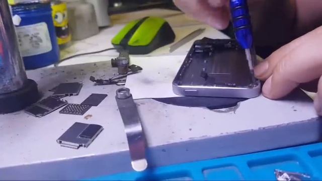 Iphone 5s Не Заряжается смотреть онлайн