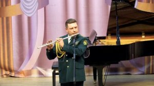 «Есть только миг» 
Сл. Л. Дербенёва. муз. А. Зацепина