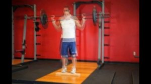 Подъем на носки со штангой