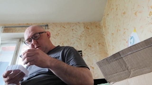 Доставил курьер беспроводные наушники триколор и блютуз адаптер. смотреть онлайн