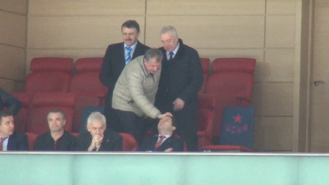 Игорь Сечин пришел на суперматч ЦСКА - СКА смотреть онлайн