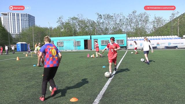 Футболистки из клуба «Камчадалочка» вернулись с победой