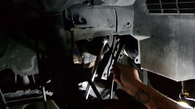 2006 Suzuki Forenza Timing cover repair смотреть онлайн