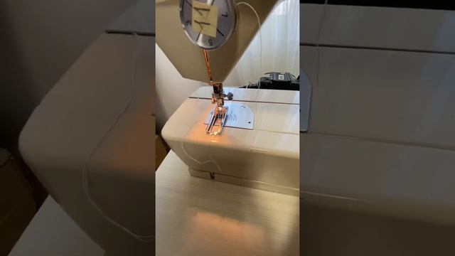 Как делать петли для пуговиц на швейной машинке MONTGOMERY WARD смотреть онлайн