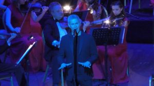 Алессандро Сафина поздравляет женщин с 8 Марта песней «Luna» 07.03.2023