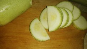 Куриные бедра запеченные с овощами