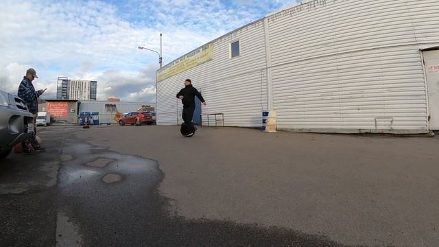 Моноколесо наполняет Жизнь! Когда выдаётся минутка Свободного времени, можно потренироваться! смотреть онлайн