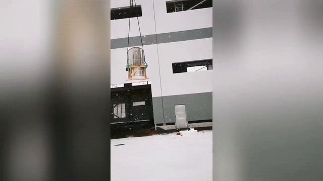 Чуть с крана не сорвался. смотреть онлайн