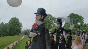 ходячии Великаны куклы день рождении Пушкина