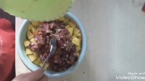 картошка с мясом в глиняном горшке