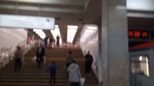 Москва 230 станция метро Юго-Западная лето день