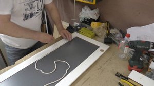 Декоративный шнур в мебели. Крепление стекла в фасаде-витрине с помощью витого шнура