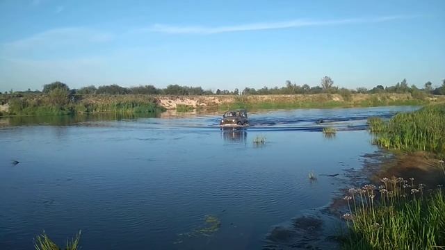 Преодоление брода на реке Ипуть. УАЗ 469. смотреть онлайн