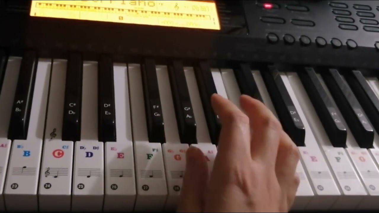 Наигрываю калыханку на синтезаторе: смотреть онлайн