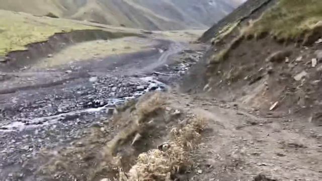 DANGER, ОПЕРАТОР ЧУТЬ НЕ УШЕЛ В ПРОПАСТЬ смотреть онлайн