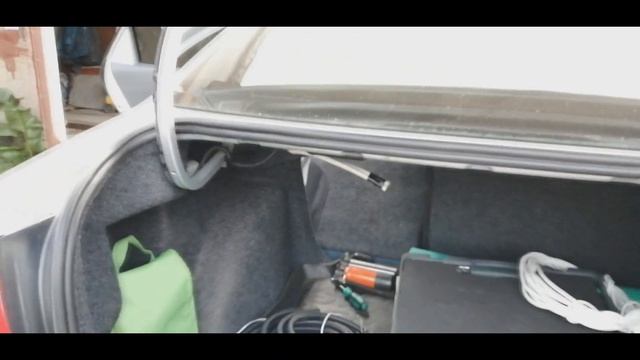 Музыка в Поло! Прокладка проводов. Установка вольтметра. смотреть онлайн