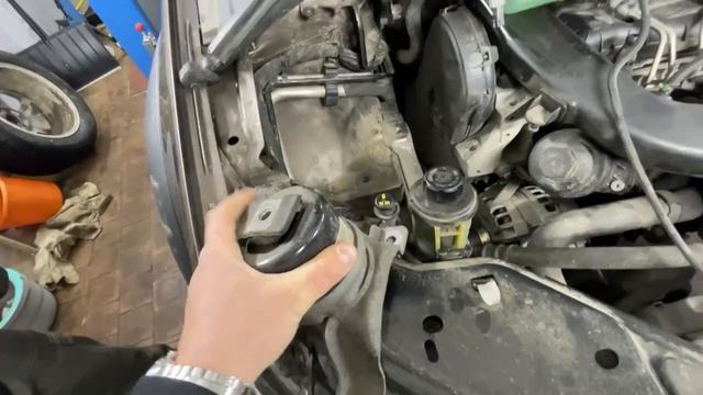 Обрыв ремня генератора Volvo XC70 смотреть онлайн