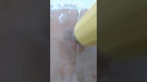 Строительный фен! Использую строительный фен для снятия краски с пола!