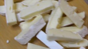 ТЕРПКИЙ кисло-сладкий ДЕСЕРТ из запеченных СЛИВ со сливочным сыром БРИ, ГРЕЦКИМ ОРЕХОМ и МЕДОМ