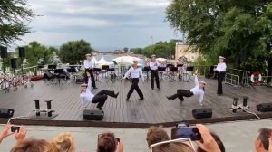 Танец " Яблочко"