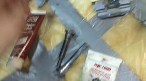 Ревизия суппорта спереди, порван полиуретановый пыльник.