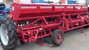 Транспортное устройство для перевозки сеялки СЗ-5,4 по дорогам общего пользования.