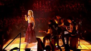 Shakira - Nothing Else MattersDespedida Medley  Live from Paris.