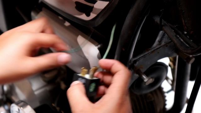 how to install Roots horns in splendor + & all bikes смотреть онлайн