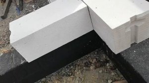 На какую смесь ложить первый ряд Газобетона?