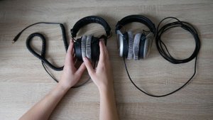 Beyerdynamic DT 770 vs. DT 990 Edition