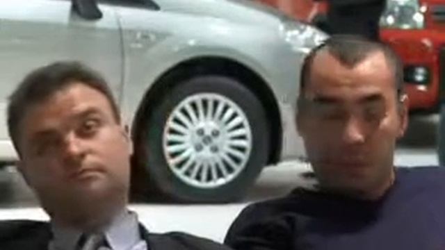 Крутая реклама автосалона)))