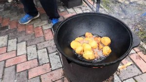 Утка в казане на мангале с супер картошкой