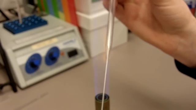 How to Make a "Hockey Stick" (cell spreader) смотреть онлайн