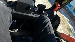 Мини погрузчик JCB, как включить постоянный гидро поток дополнительного оборудывания