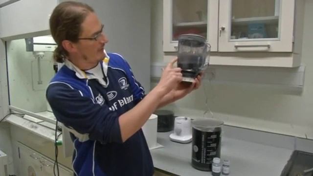 Ирландские учёные готовят «материал будущего» графен в обычном блендере смотреть онлайн