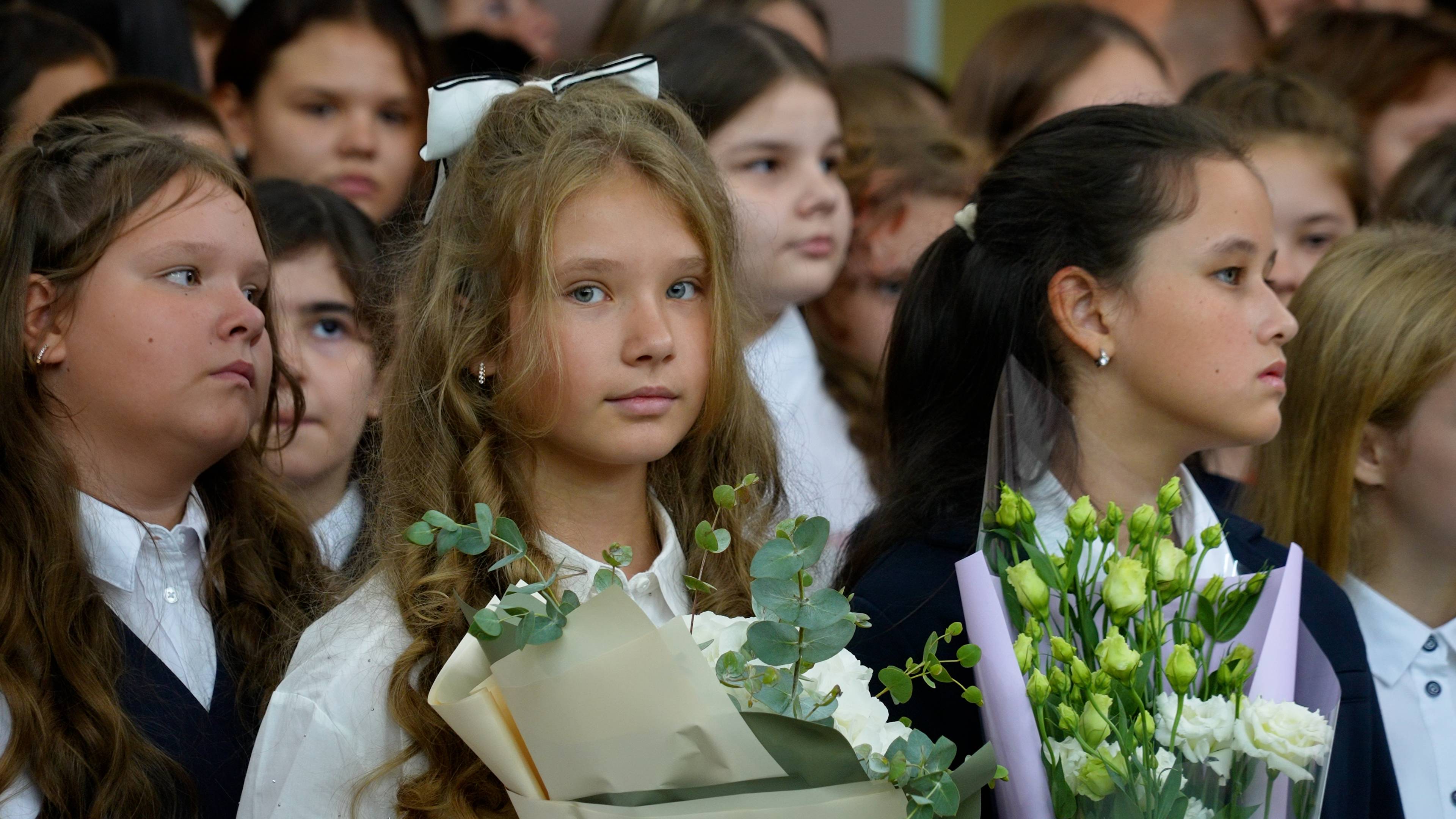 ПОРА ЗА ПАРТУ _ Компания поучаствовала в торжественных линейках по случаю Дня знаний