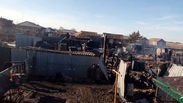 Возгорание Саратовская область Калининский район село Таловка произошло из за соседей.