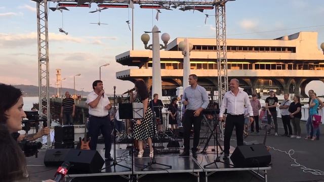 выступали на открытии в Сухуме скульптуры ‪yeSUKHUM‬ смотреть онлайн