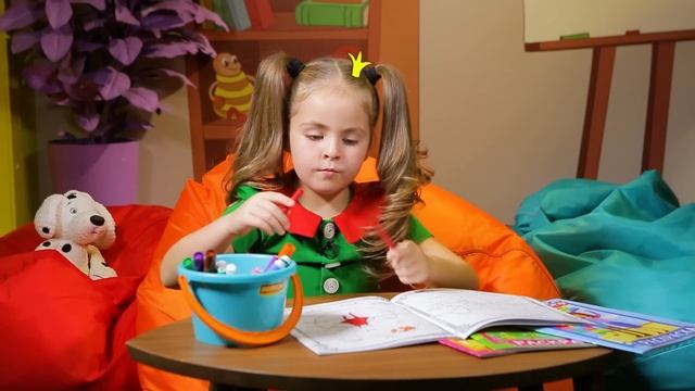 Поиграйка с Царевной - Смотрим новые раскраски с Царевной - Обучающее видео