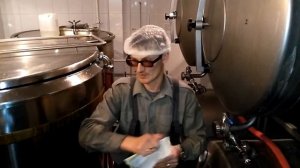 Задача сухих дрожжей в сусло при варке крафтового пива .