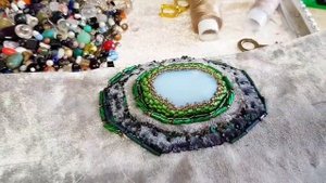 Вышивка японским бисером и натуральными камни. Украшения своими руками.