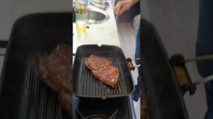 Готовим стейки из мраморной говядины "Бабочка" в условиях кухни.