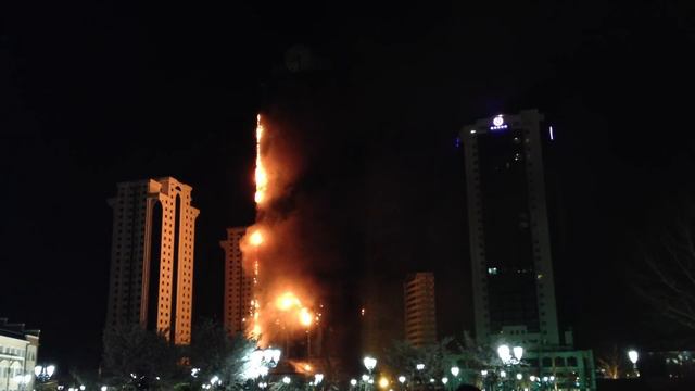 Пожар в Грозном последние минуты... смотреть онлайн