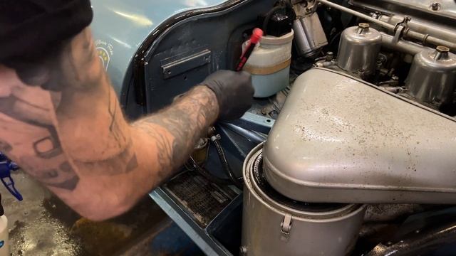 Подготовка к выдачи Jaguar e-type 60s